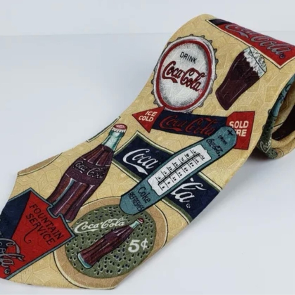 Coca Cola Mens Necktie Tie Novelty Nostalgia Glass Bottle Cap Signs Silk